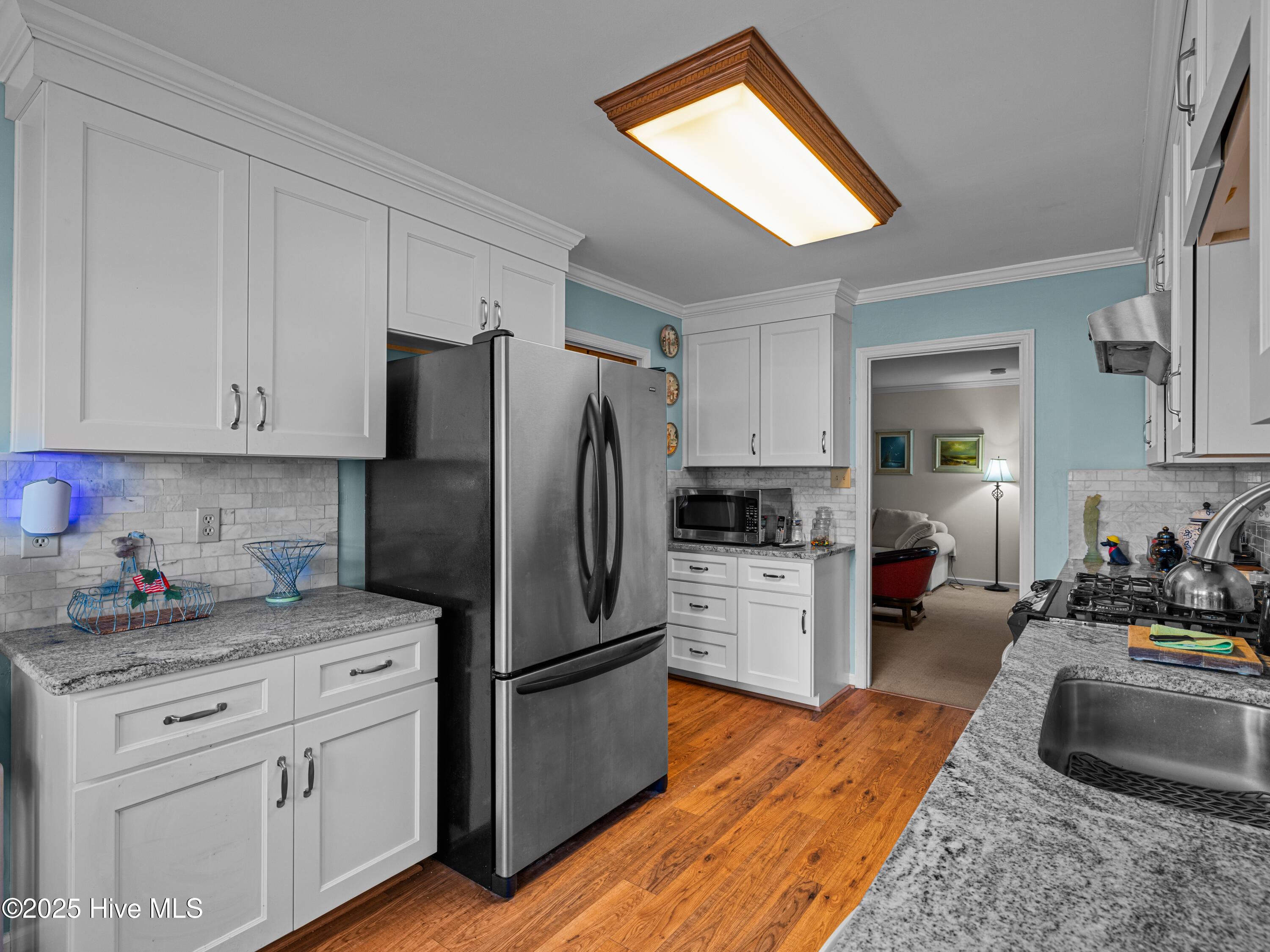 6101 Albatross Drive