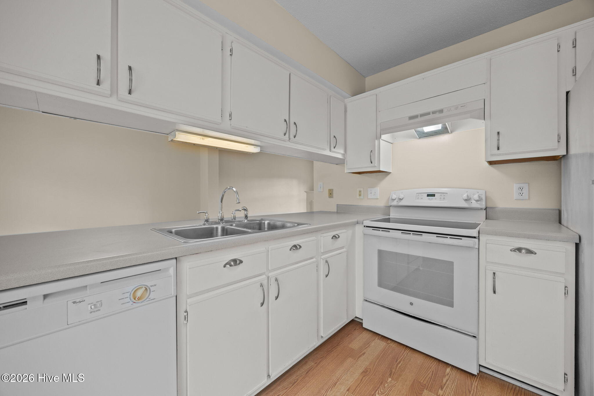 402 Winners Circle N