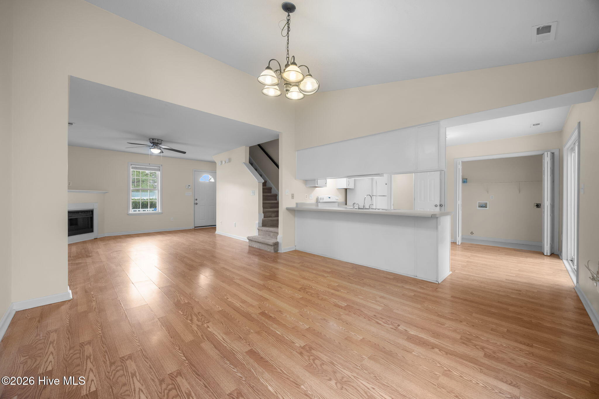 402 Winners Circle N