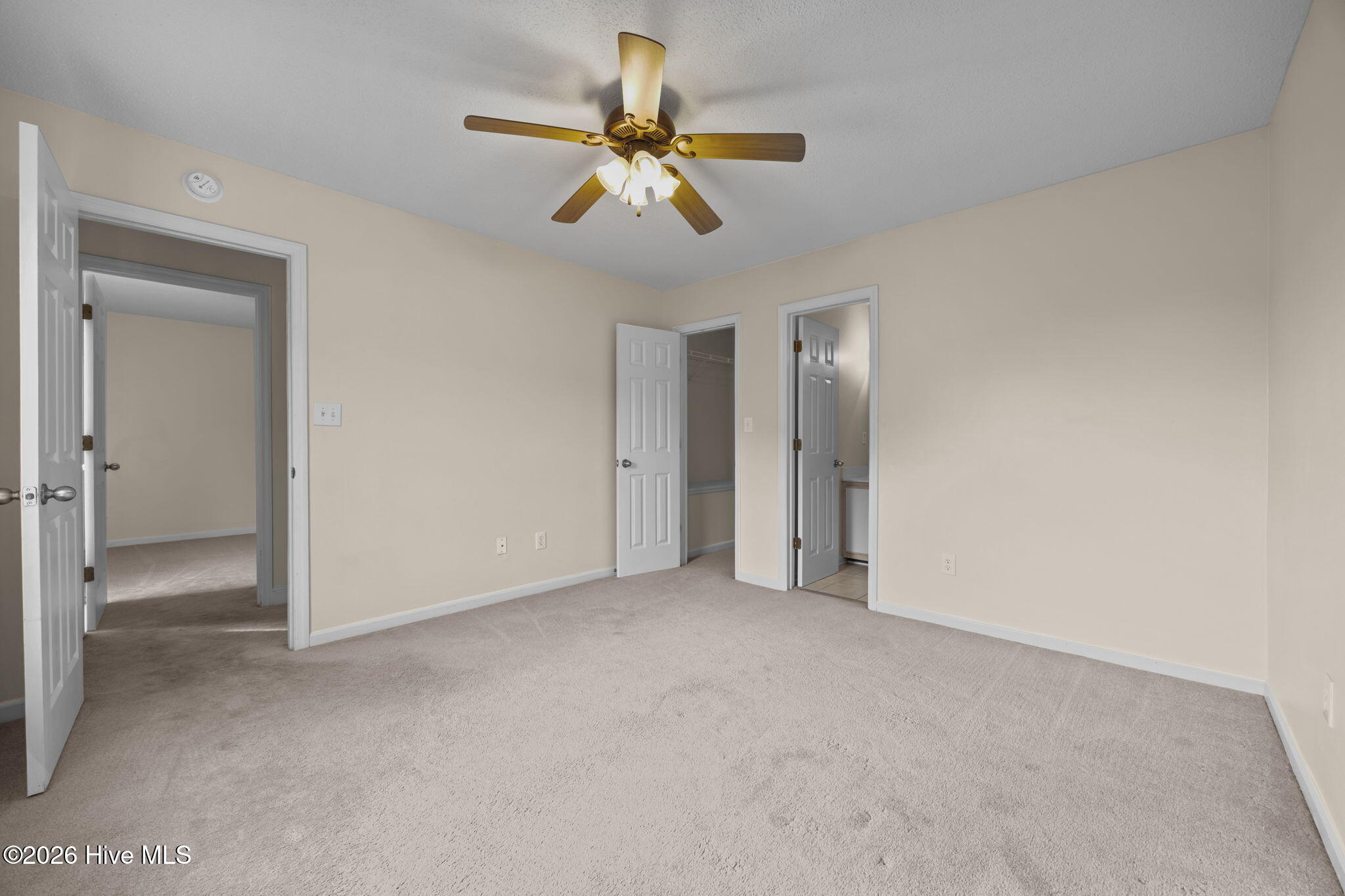 402 Winners Circle N