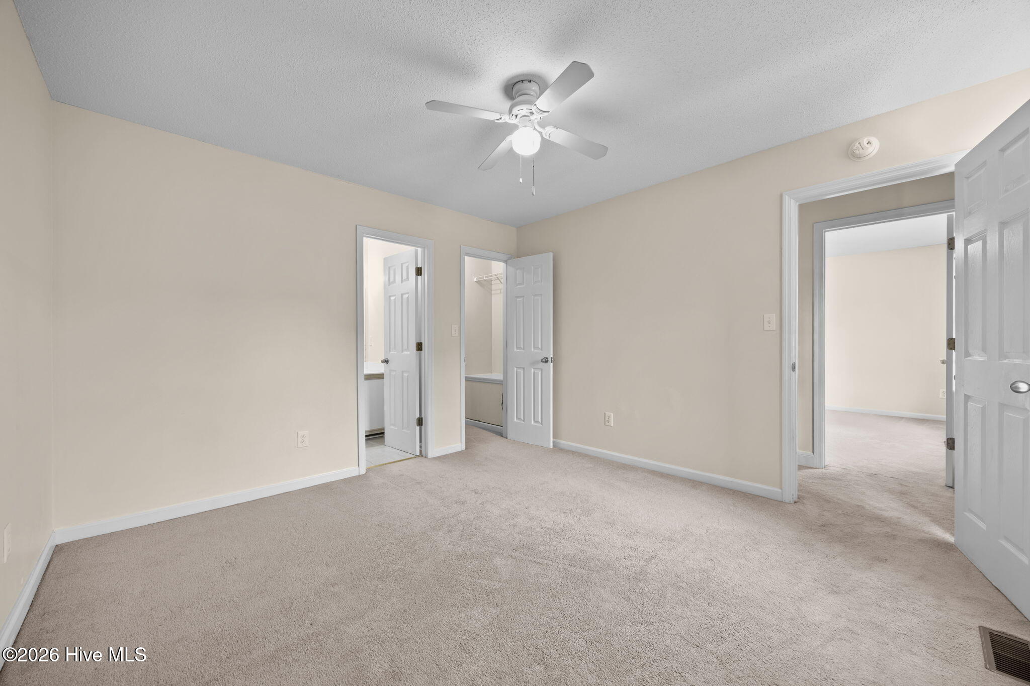 402 Winners Circle N