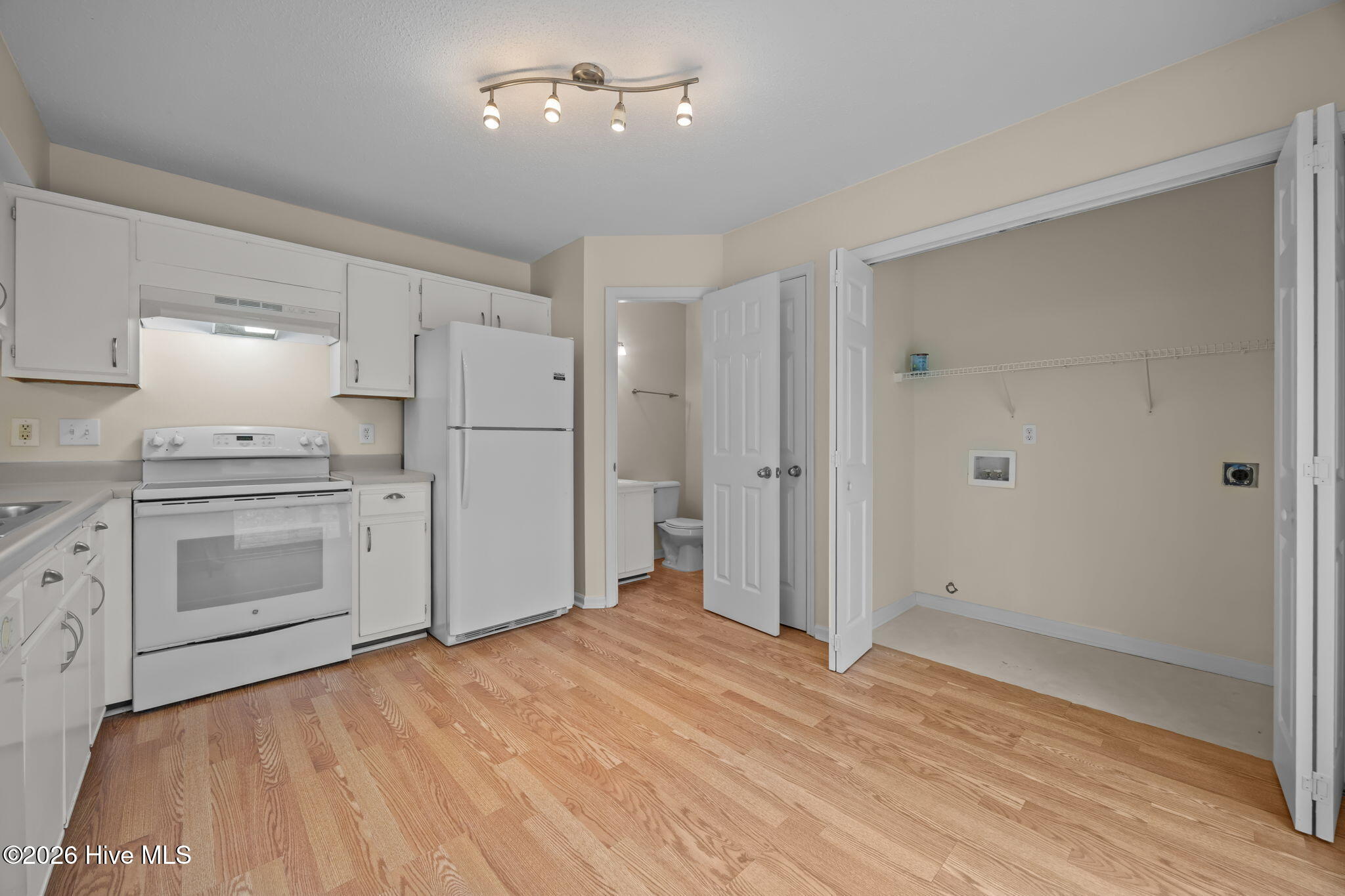 402 Winners Circle N