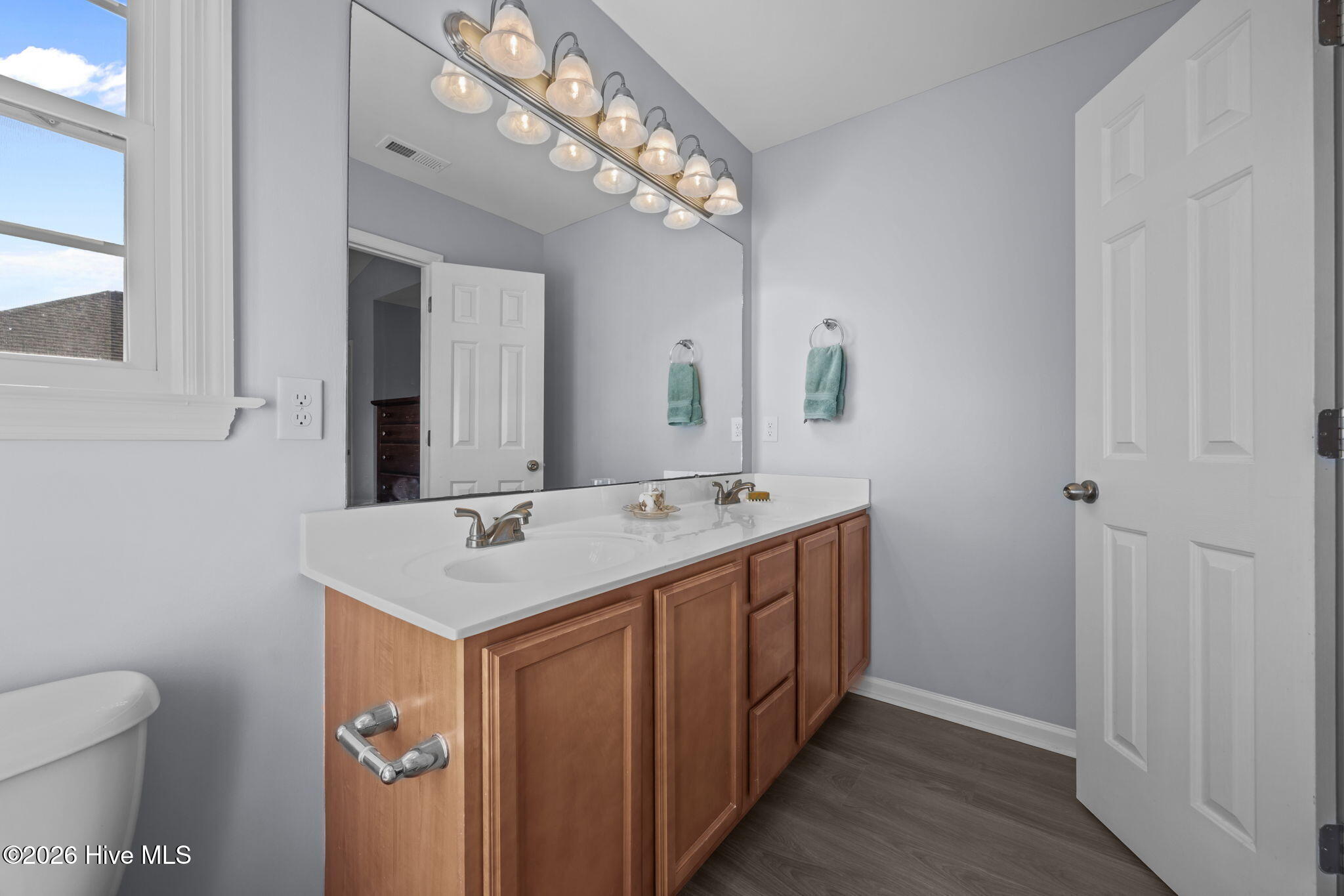 3008 W W T Whitehead Drive