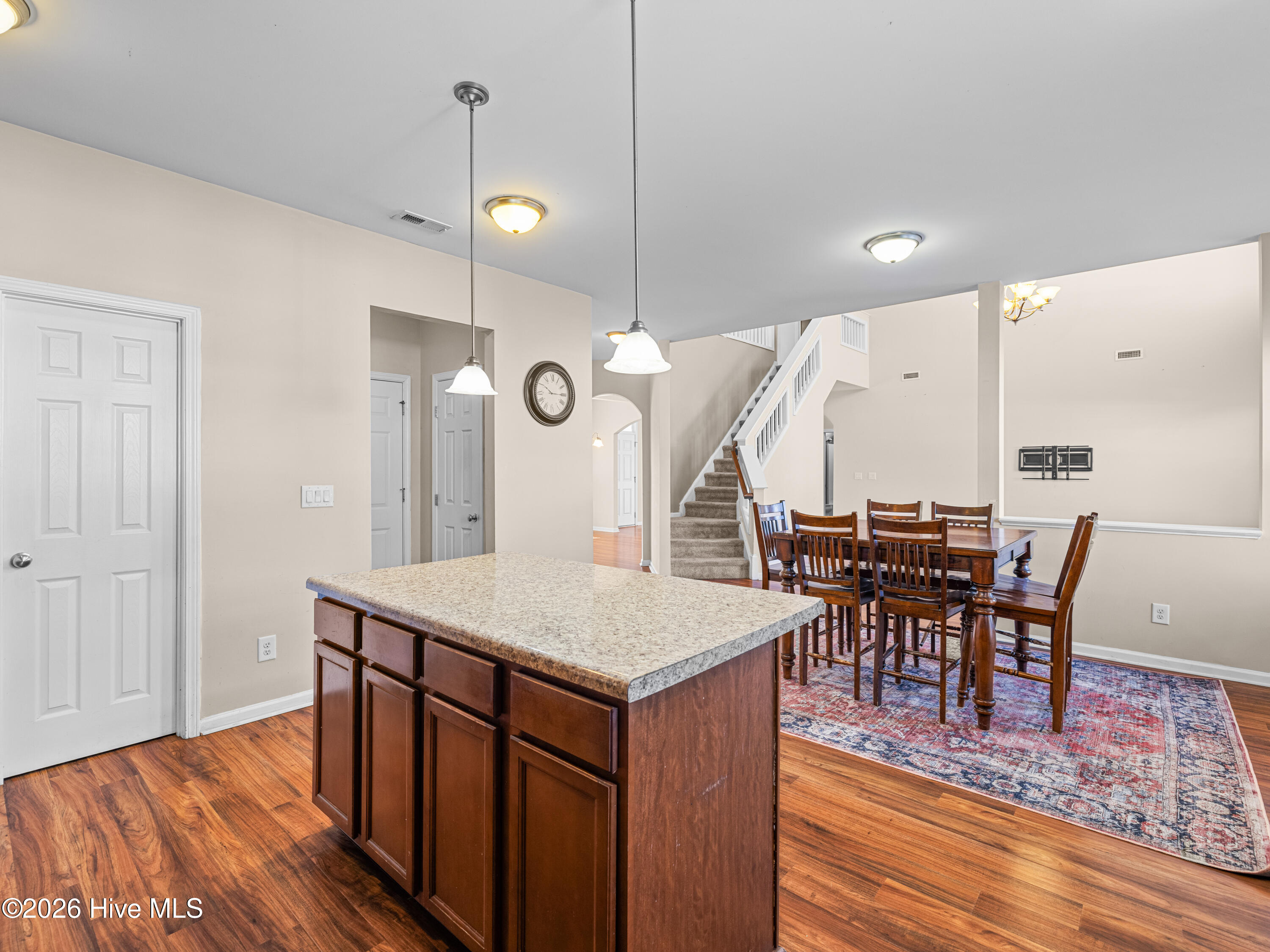 104 Hills Lorough Loop