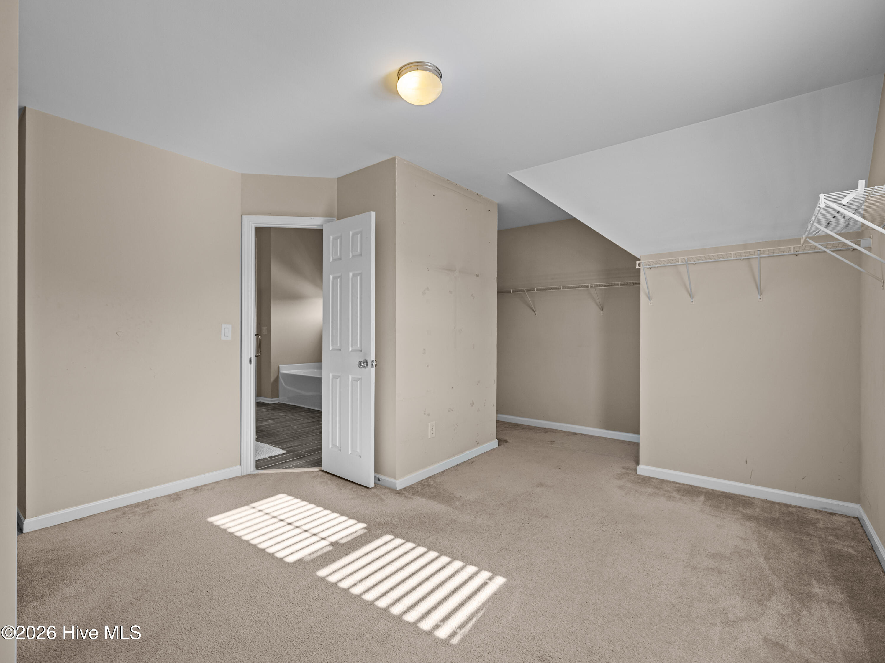 104 Hills Lorough Loop