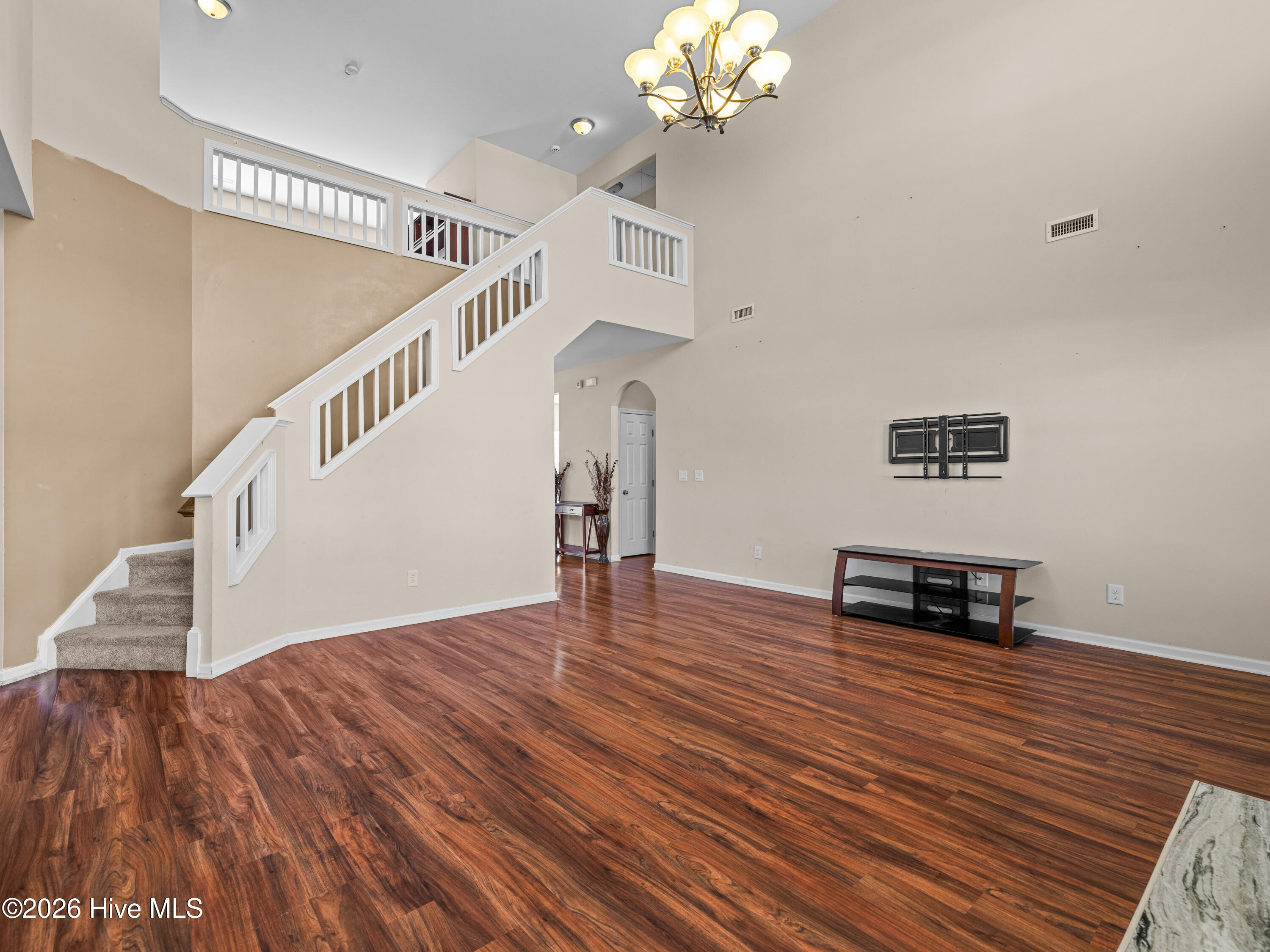 104 Hills Lorough Loop