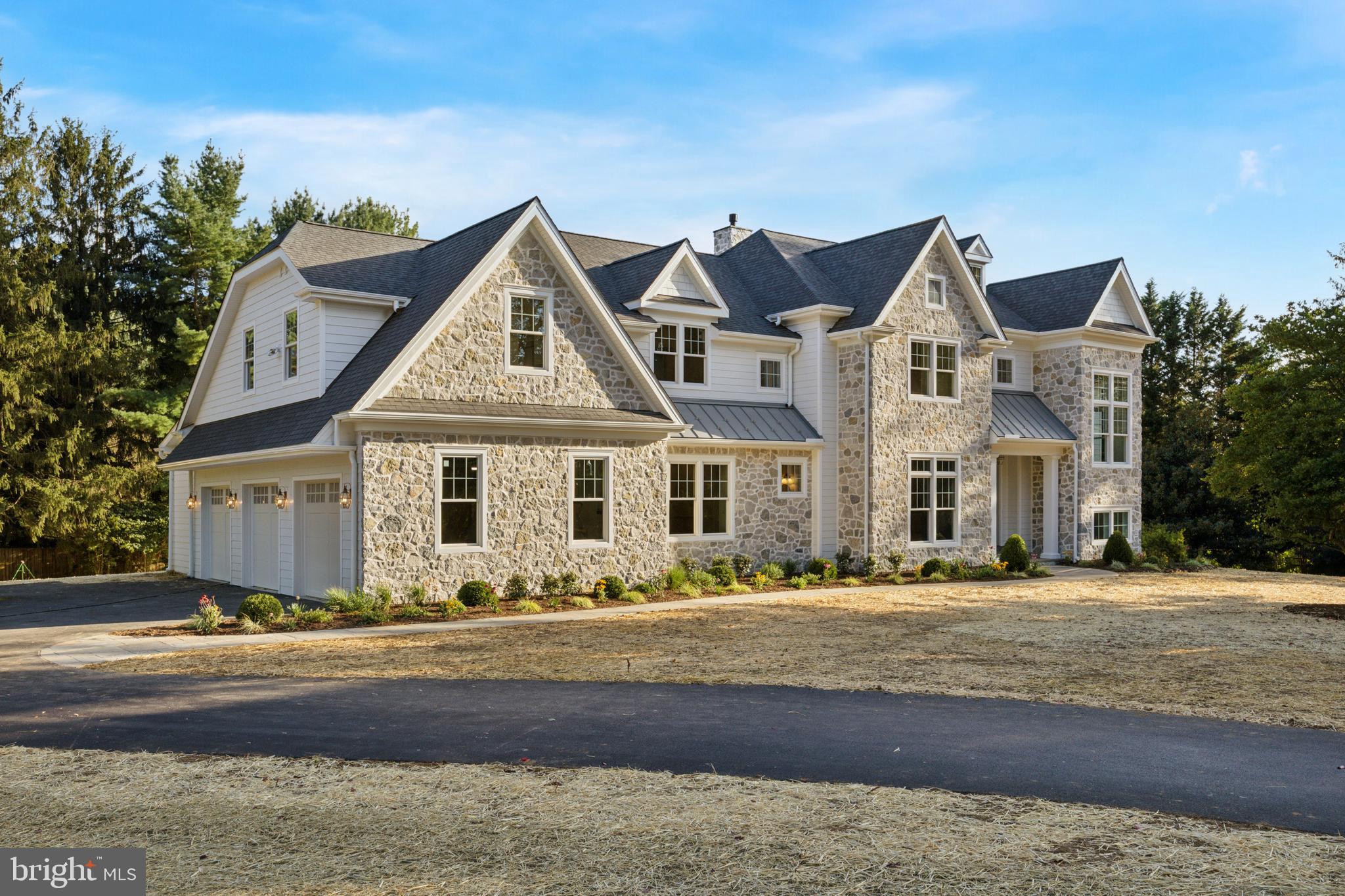 2205 BUTTONWOOD ROAD