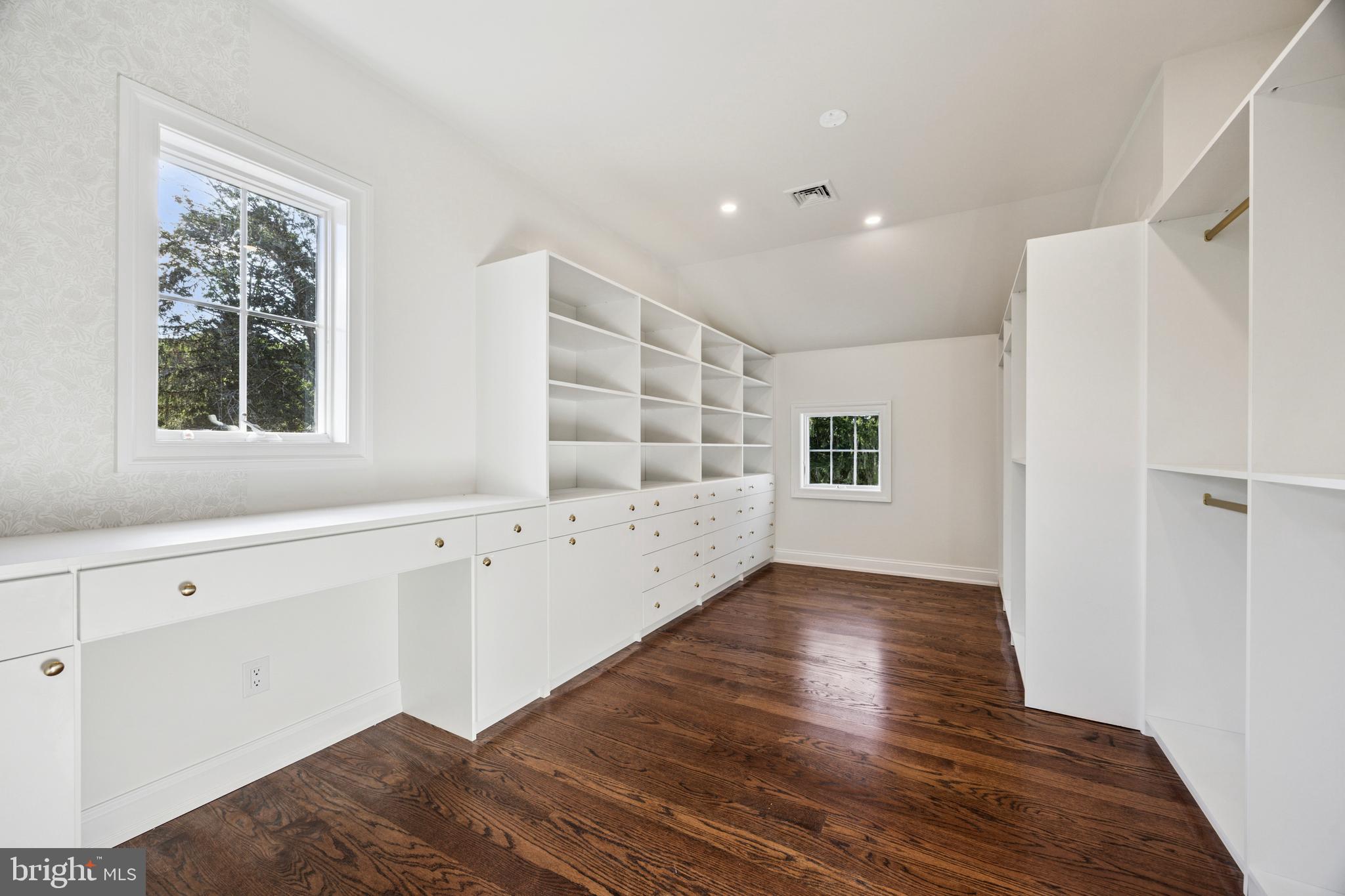 2205 BUTTONWOOD ROAD
