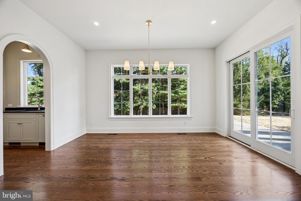 2205 BUTTONWOOD ROAD