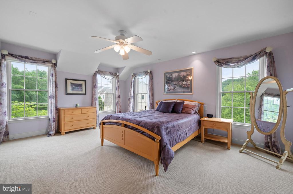 22 GREGORY LANE