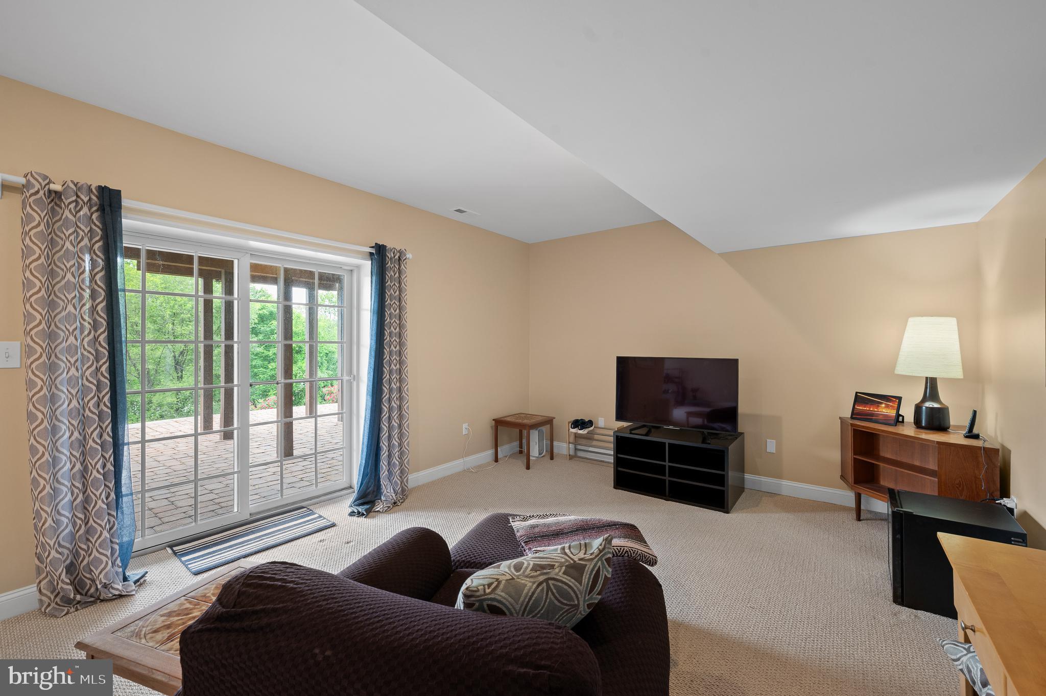 22 GREGORY LANE