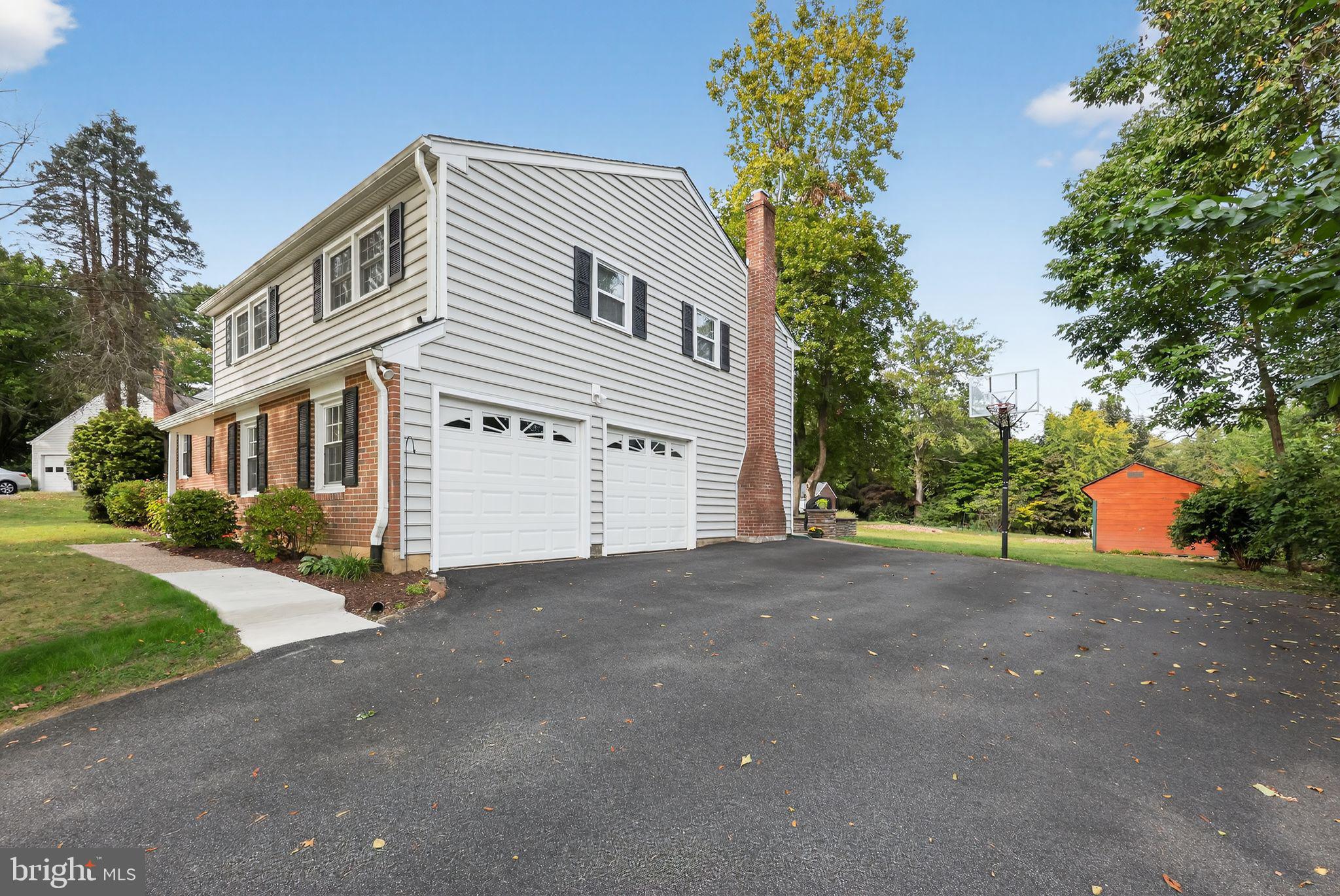202 FAIRFIELD DRIVE