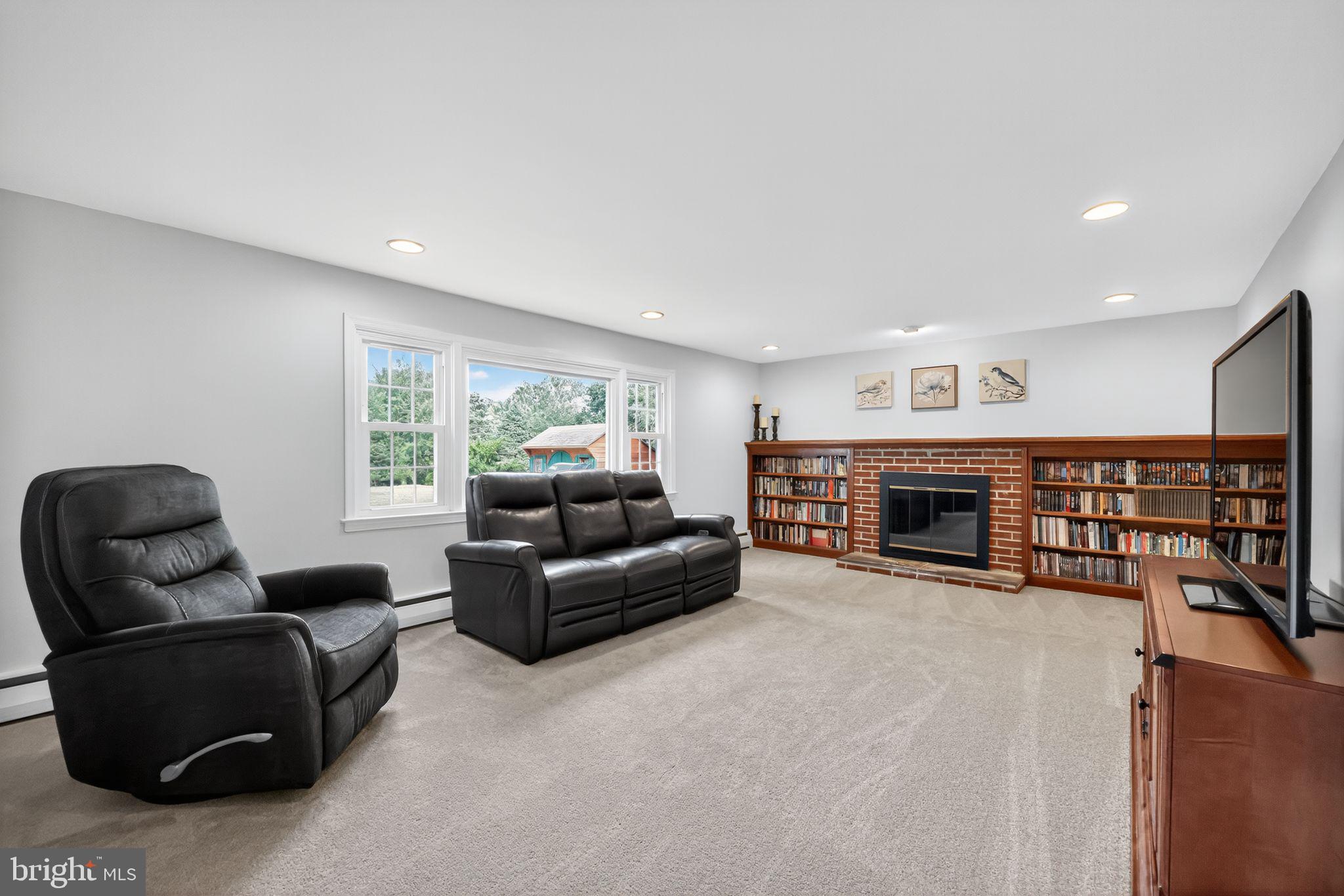 202 FAIRFIELD DRIVE
