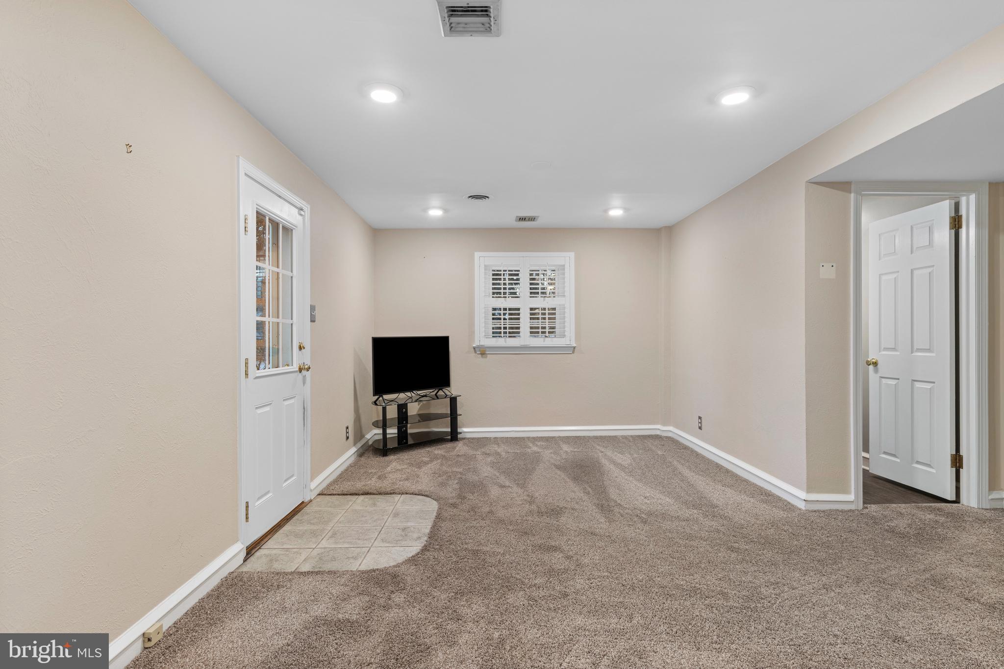 302 GOVERNORS DRIVE