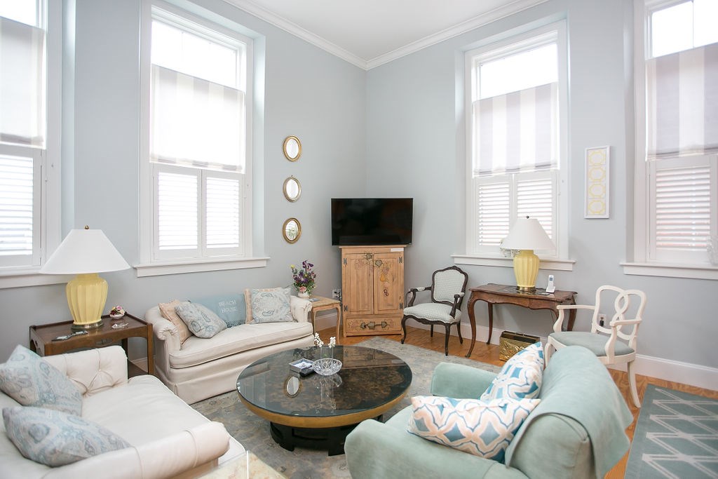 32 Carey Street 2C