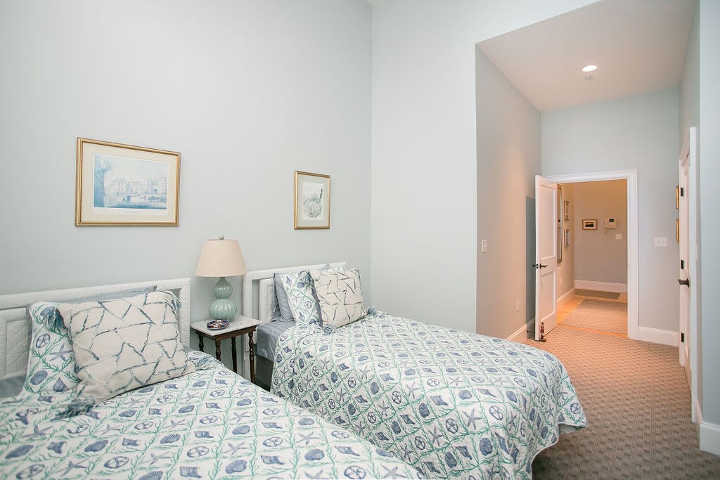 32 Carey Street 2C