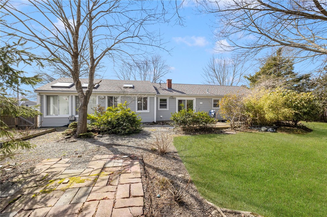 9 Spruce Avenue