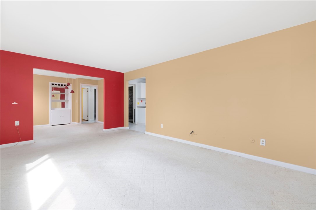 9 Spruce Avenue