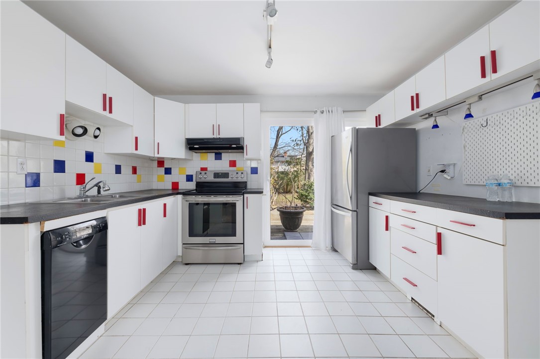 9 Spruce Avenue