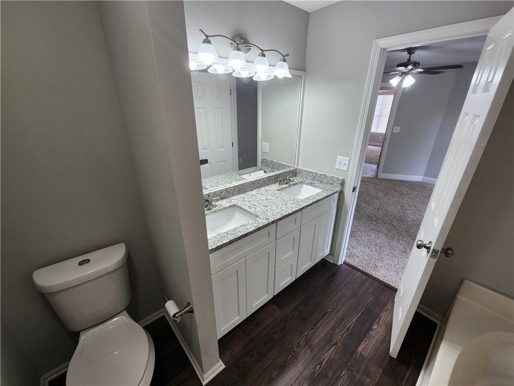 2415 Anamanda Close