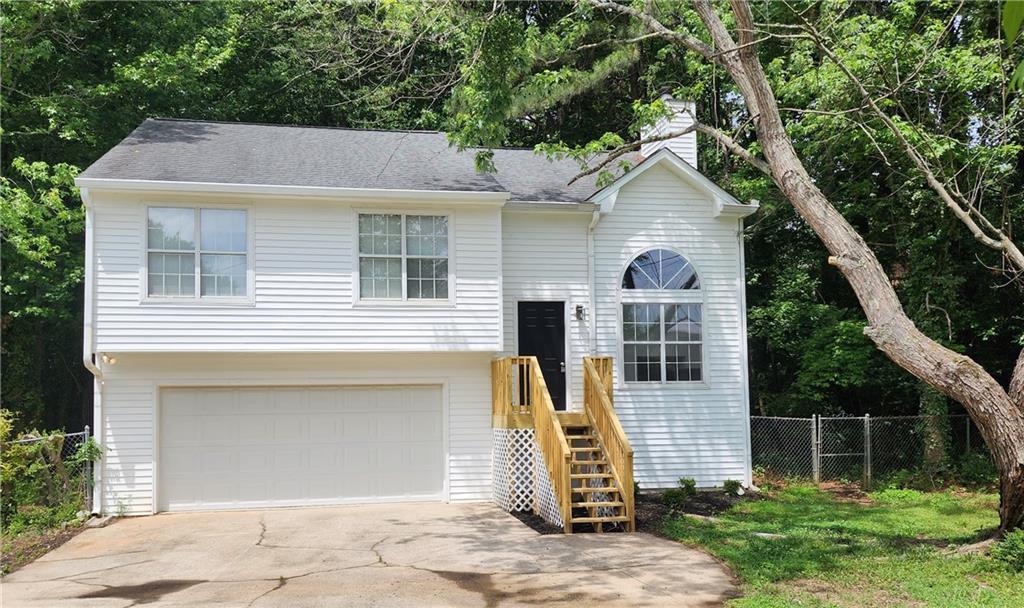2415 Anamanda Close