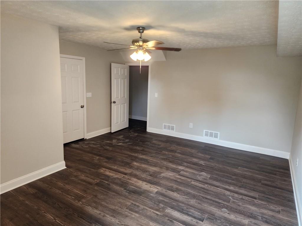 2415 Anamanda Close