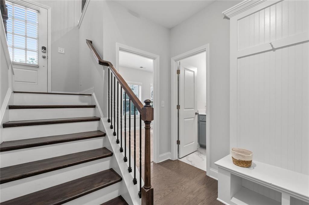 3715 Via Nuova Lane