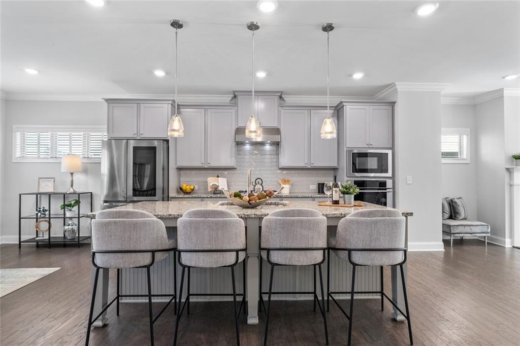 3715 Via Nuova Lane