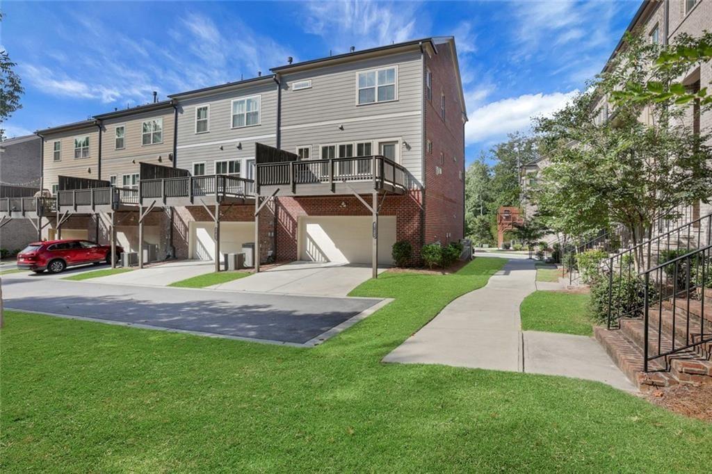 3715 Via Nuova Lane