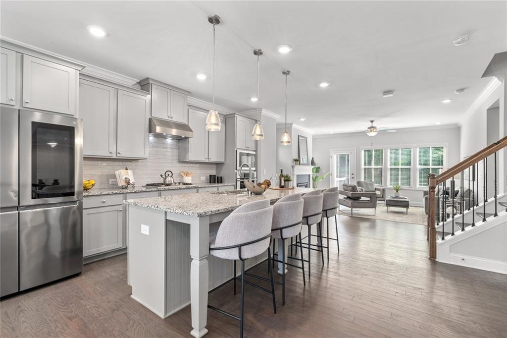 3715 Via Nuova Lane