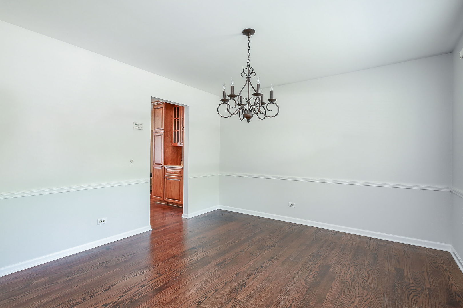 25W275 Woodstock Court