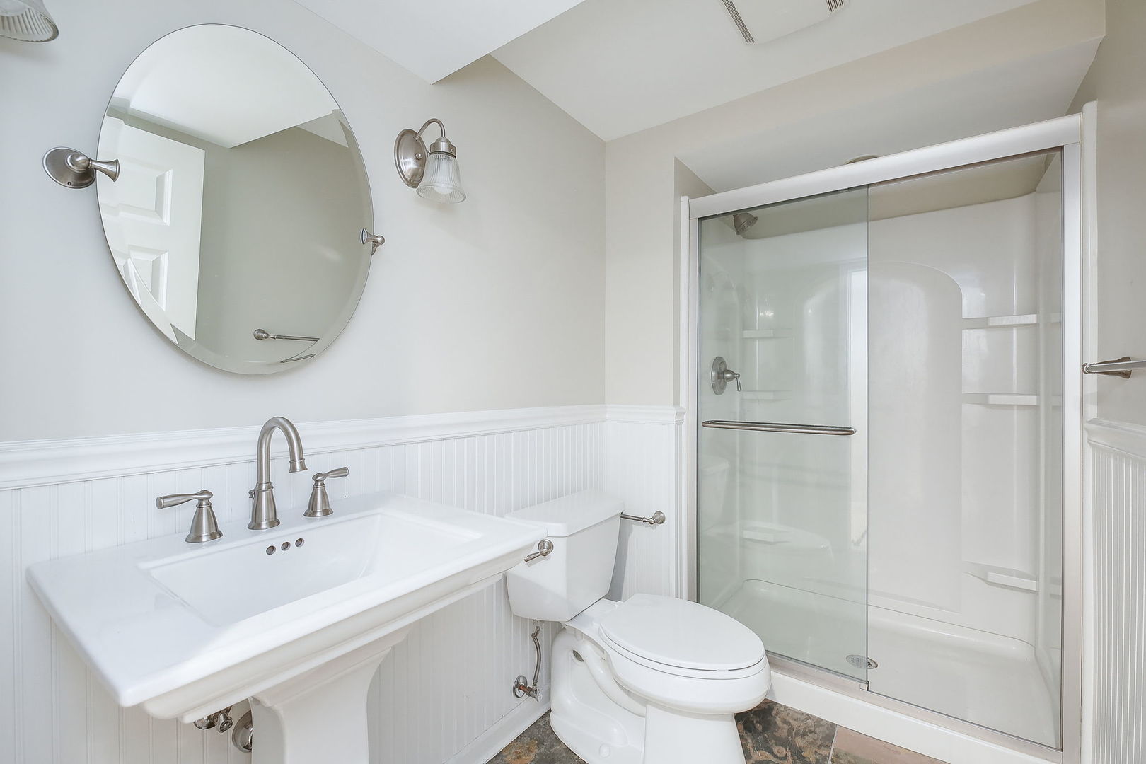 25W275 Woodstock Court