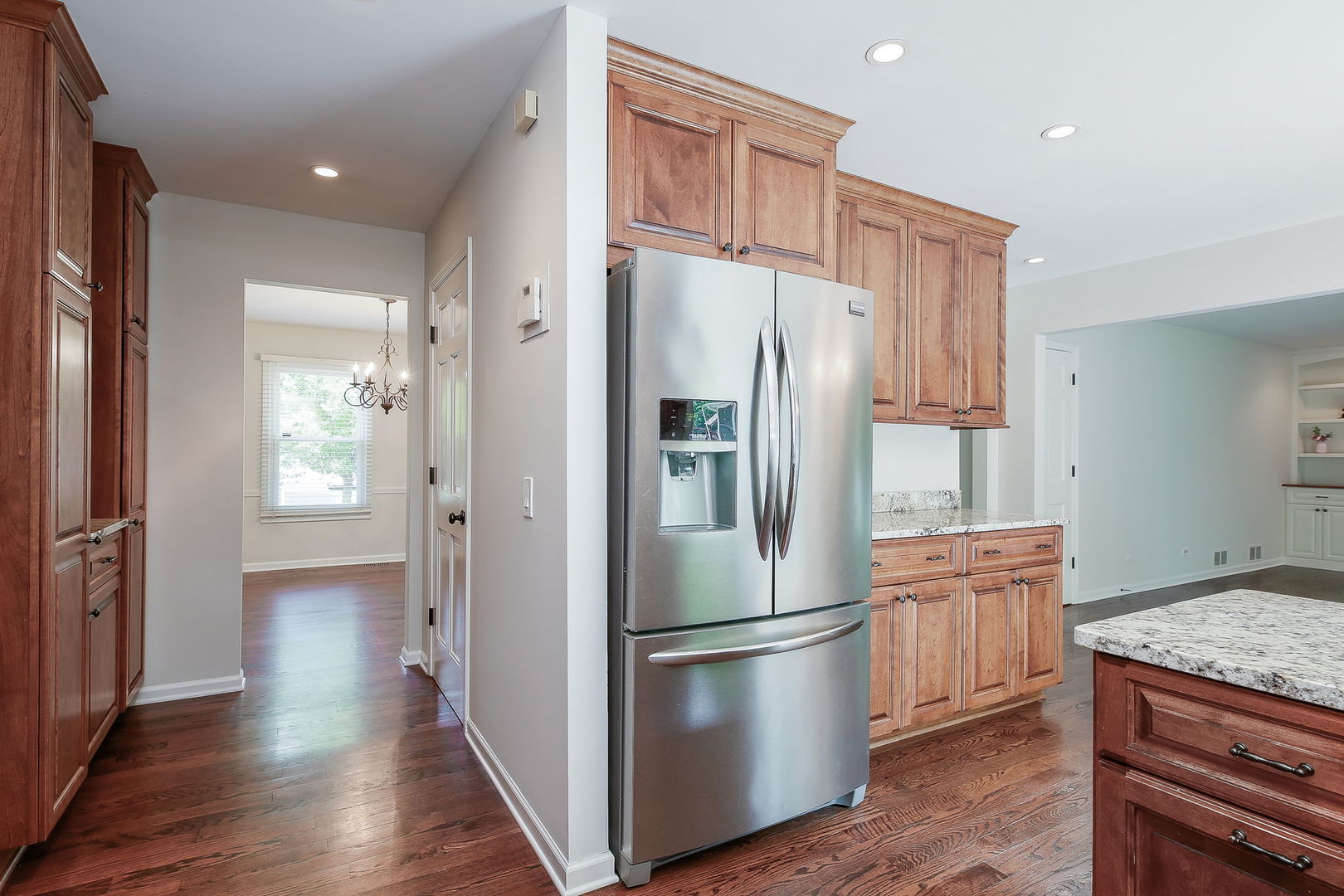 25W275 Woodstock Court