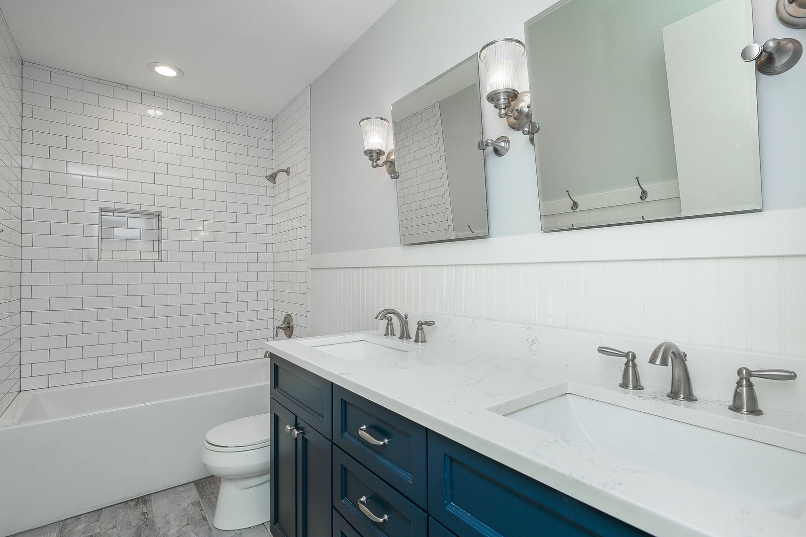 25W275 Woodstock Court