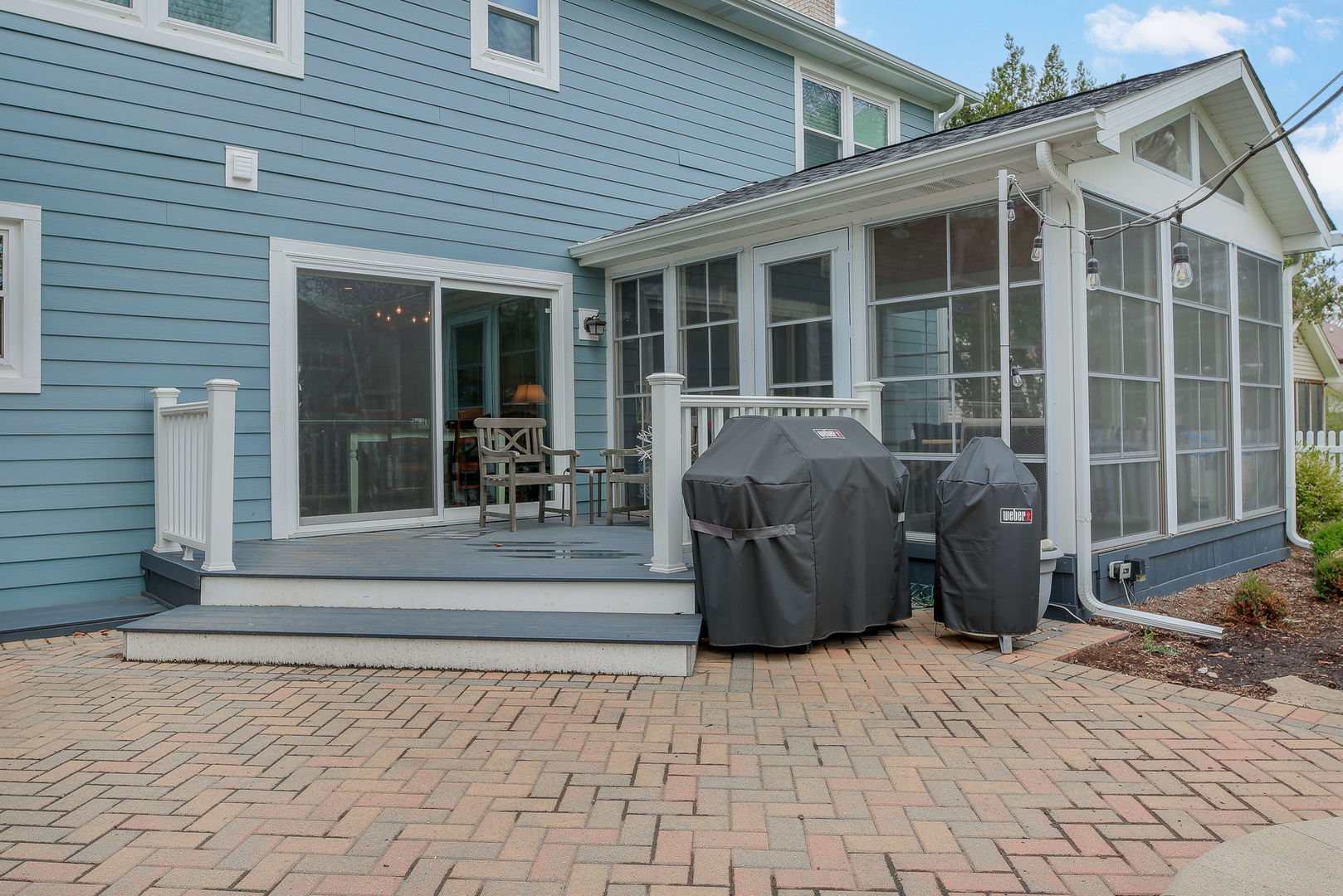 25W275 Woodstock Court