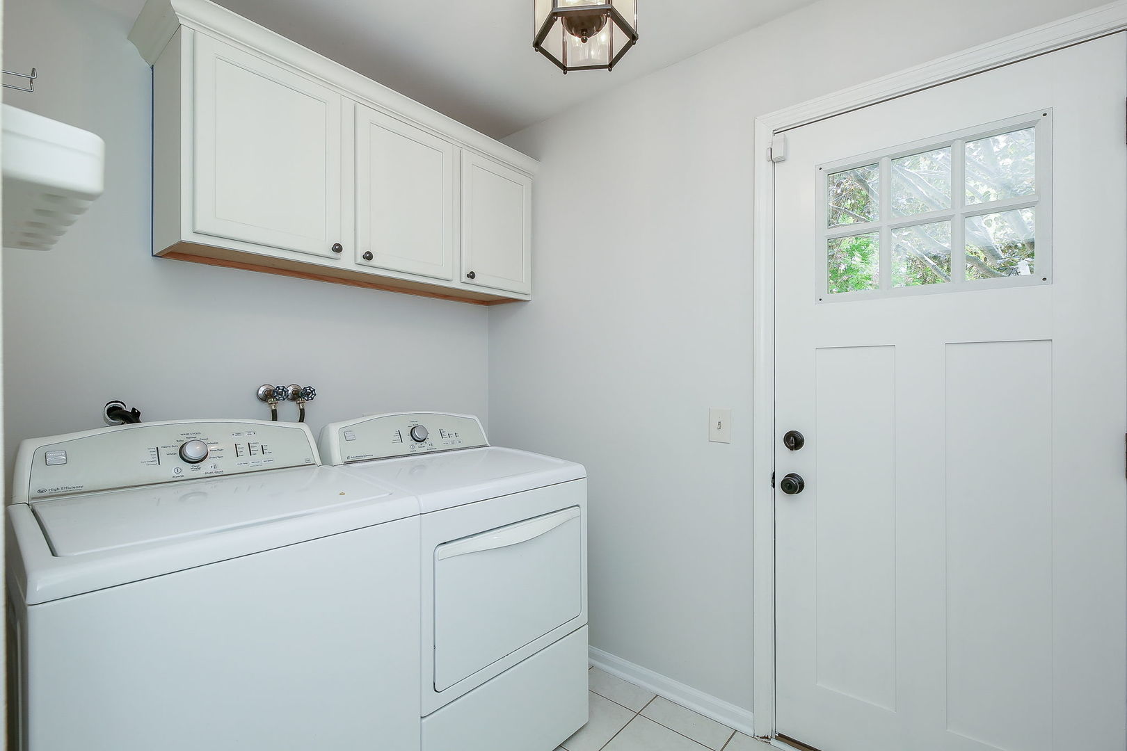 25W275 Woodstock Court