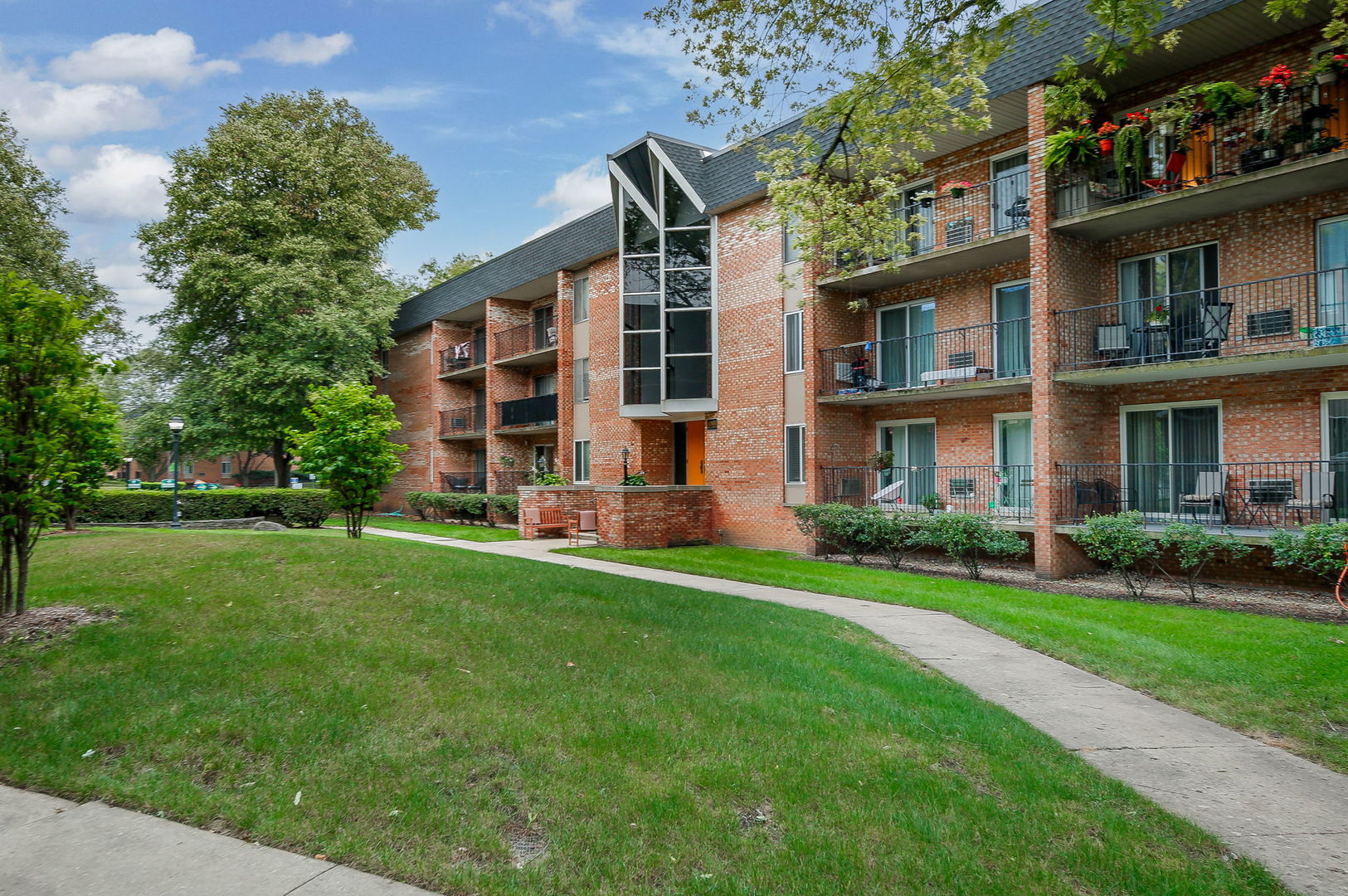 1001 N Mill Street Unit: 211