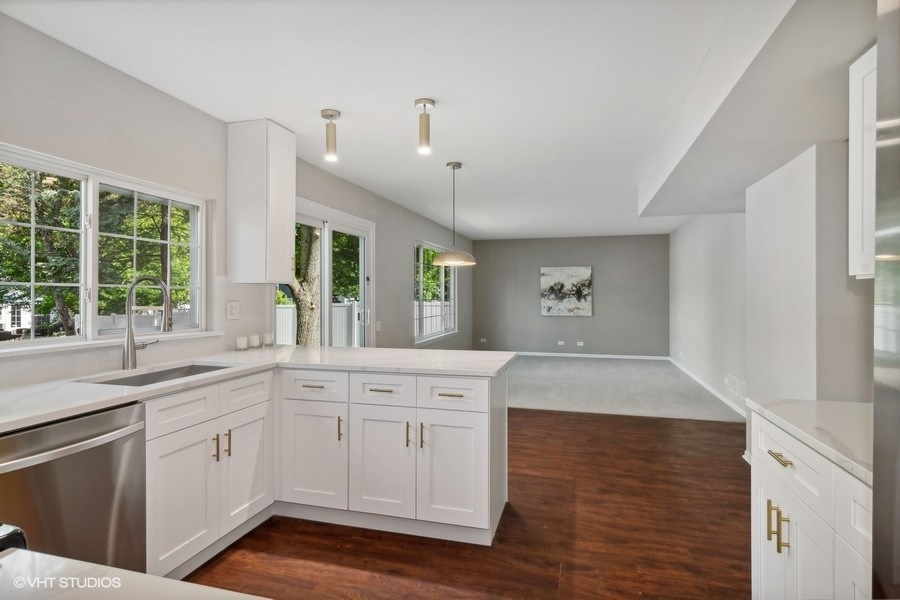 1759 NAPOLEON Drive