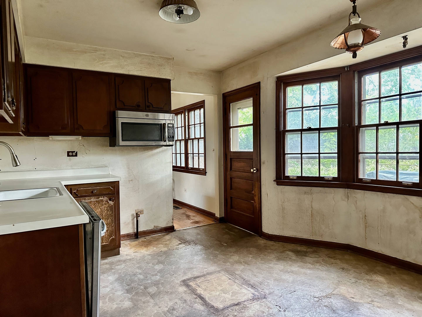 116 Waxwing Avenue