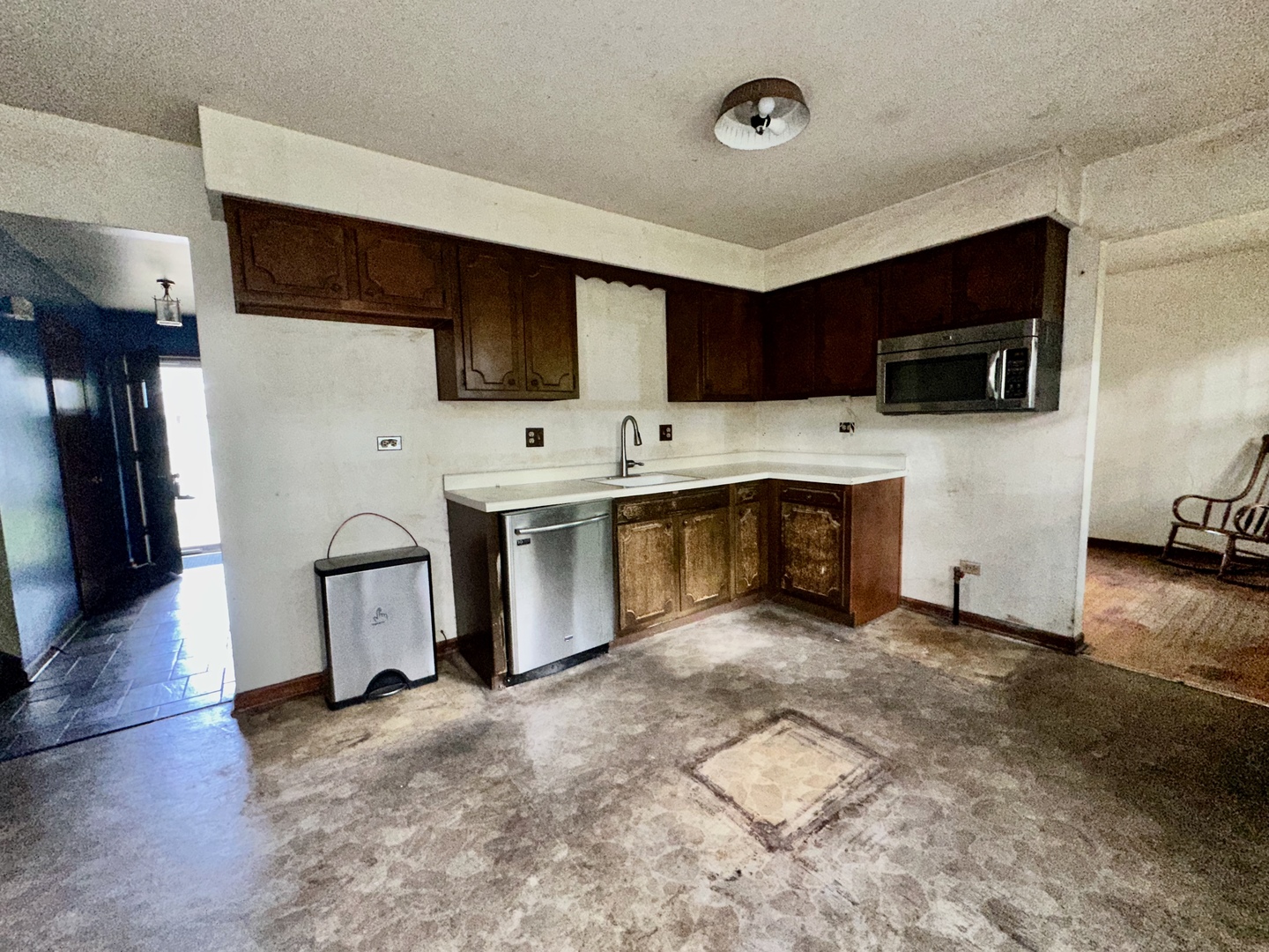 116 Waxwing Avenue