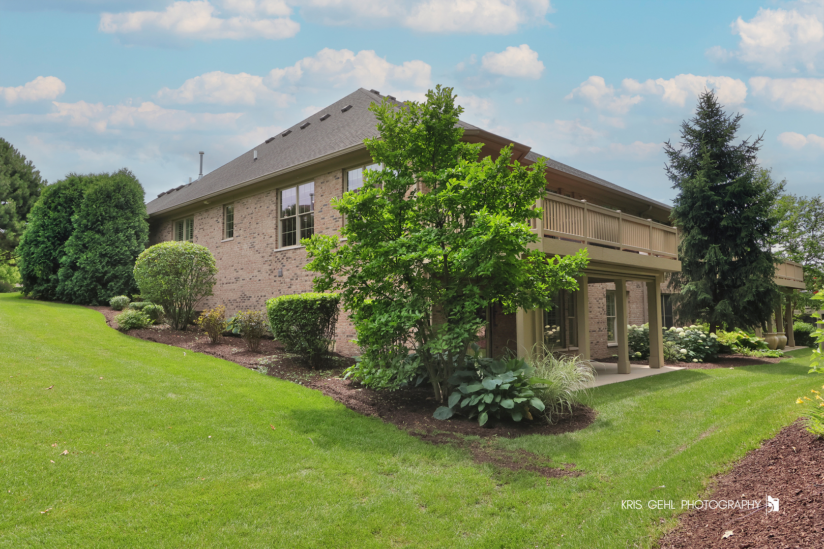 835 Woodglen Lane