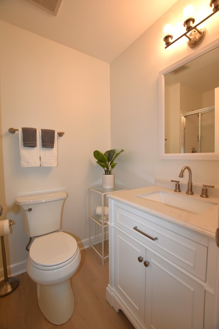 43 Glencoe Court Unit: 202B