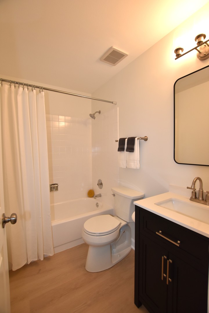 43 Glencoe Court Unit: 202B
