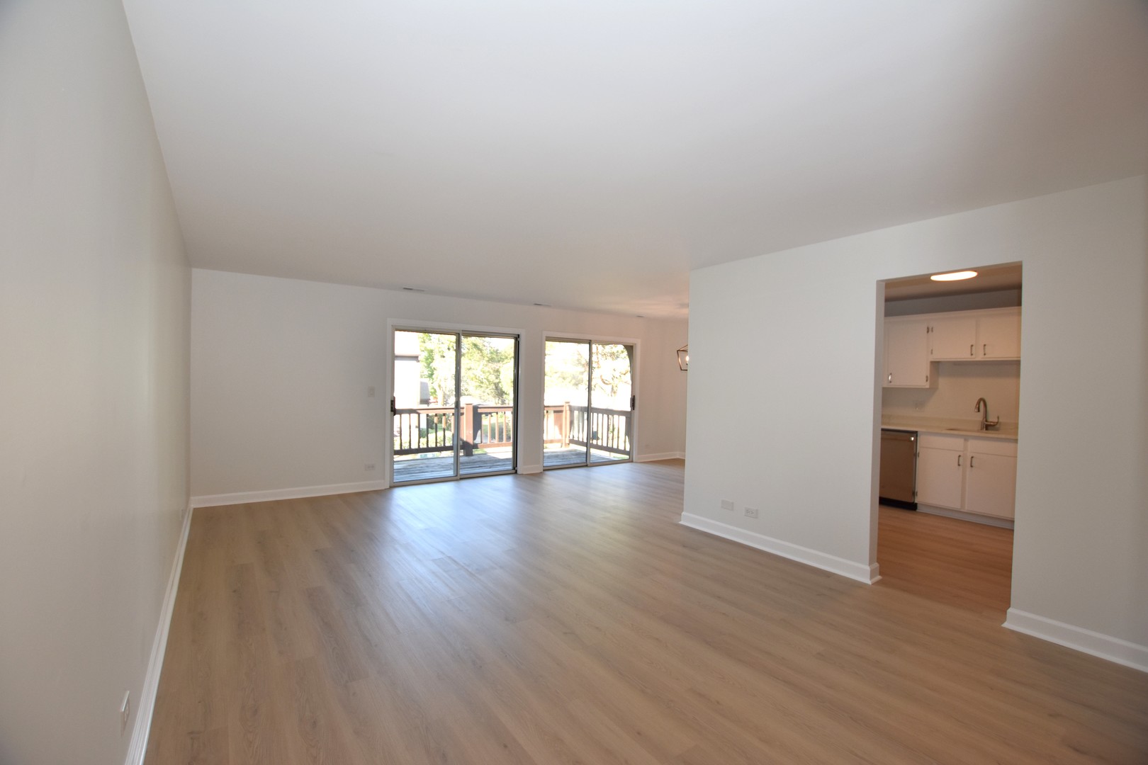 43 Glencoe Court Unit: 202B
