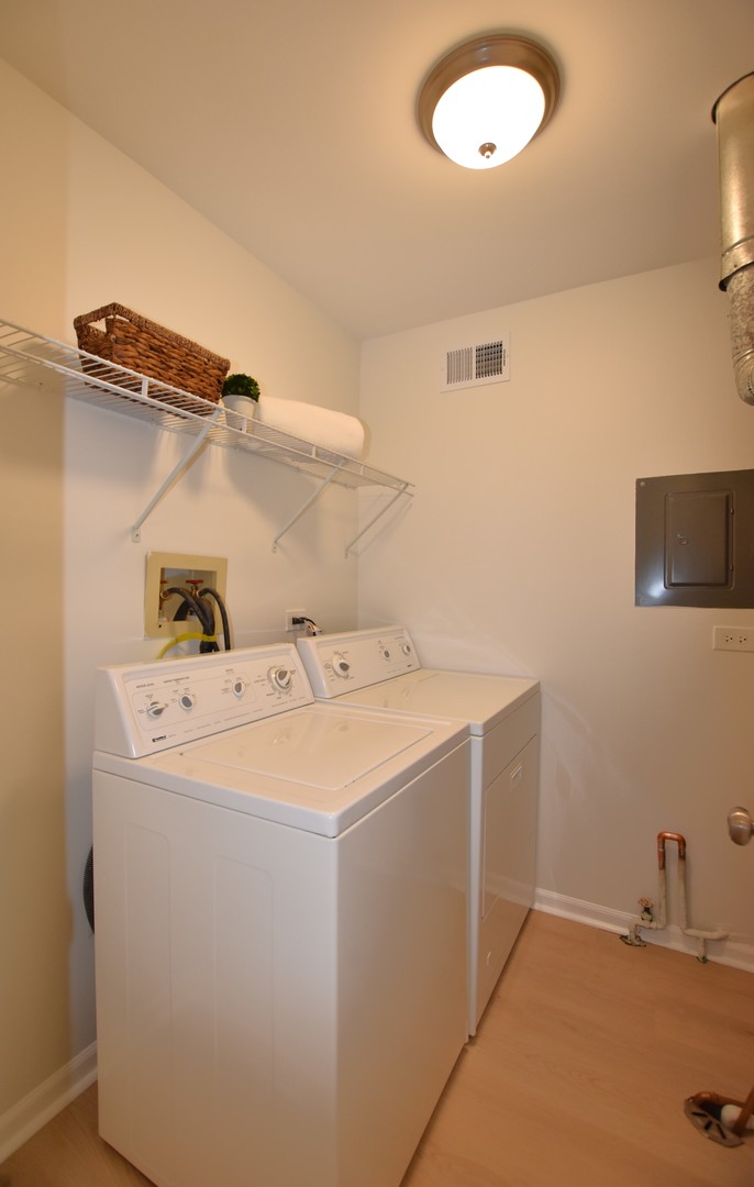 43 Glencoe Court Unit: 202B