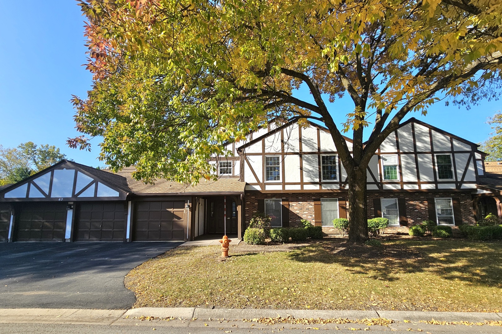 43 Glencoe Court Unit: 202B