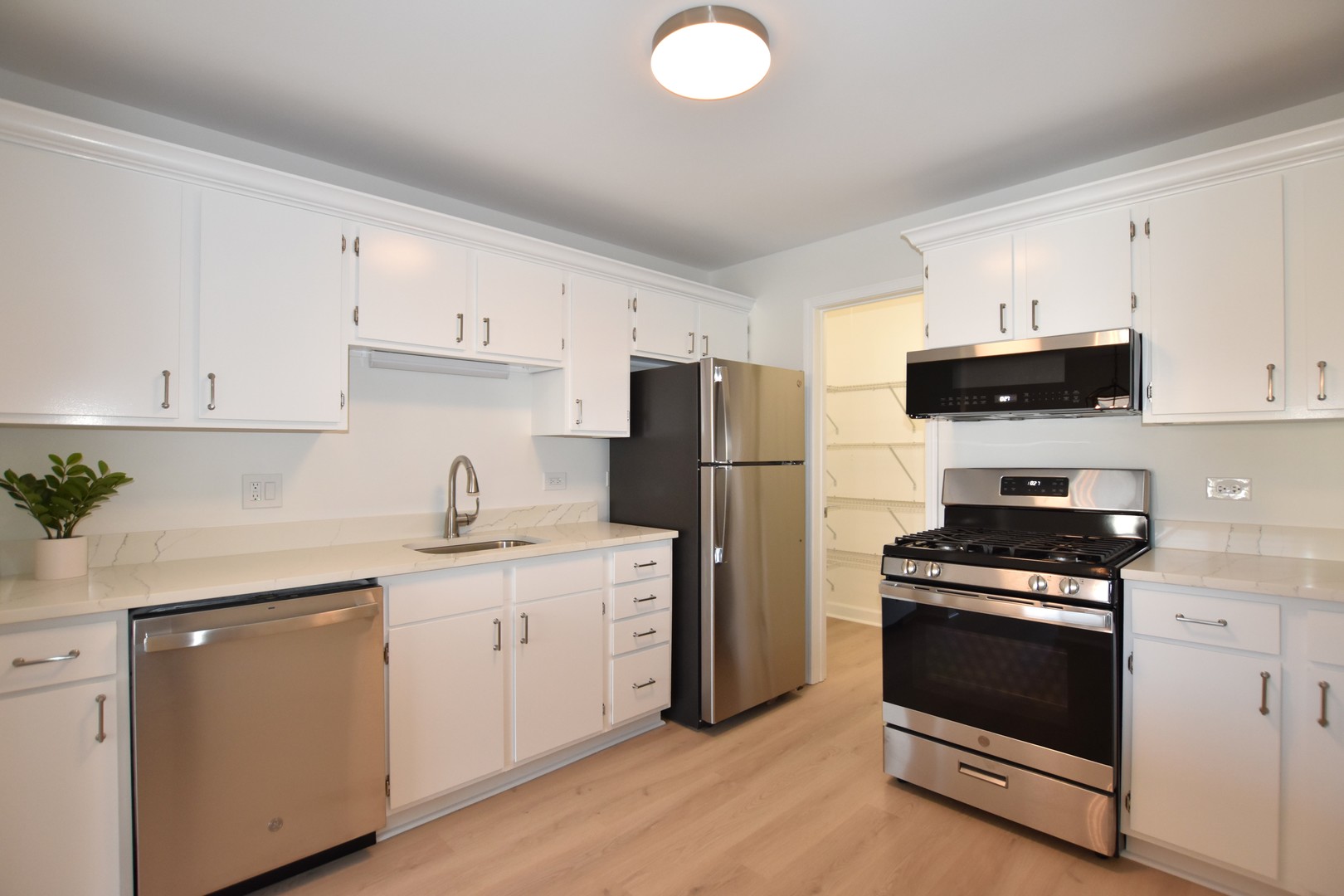 43 Glencoe Court Unit: 202B