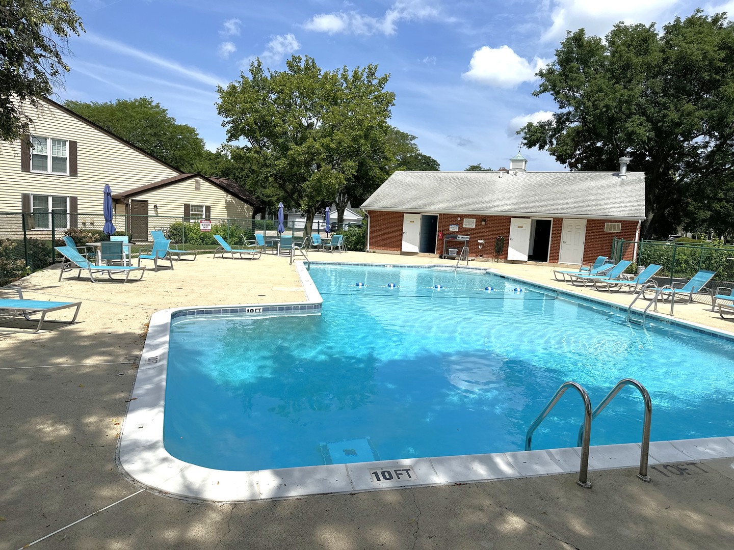 43 Glencoe Court Unit: 202B