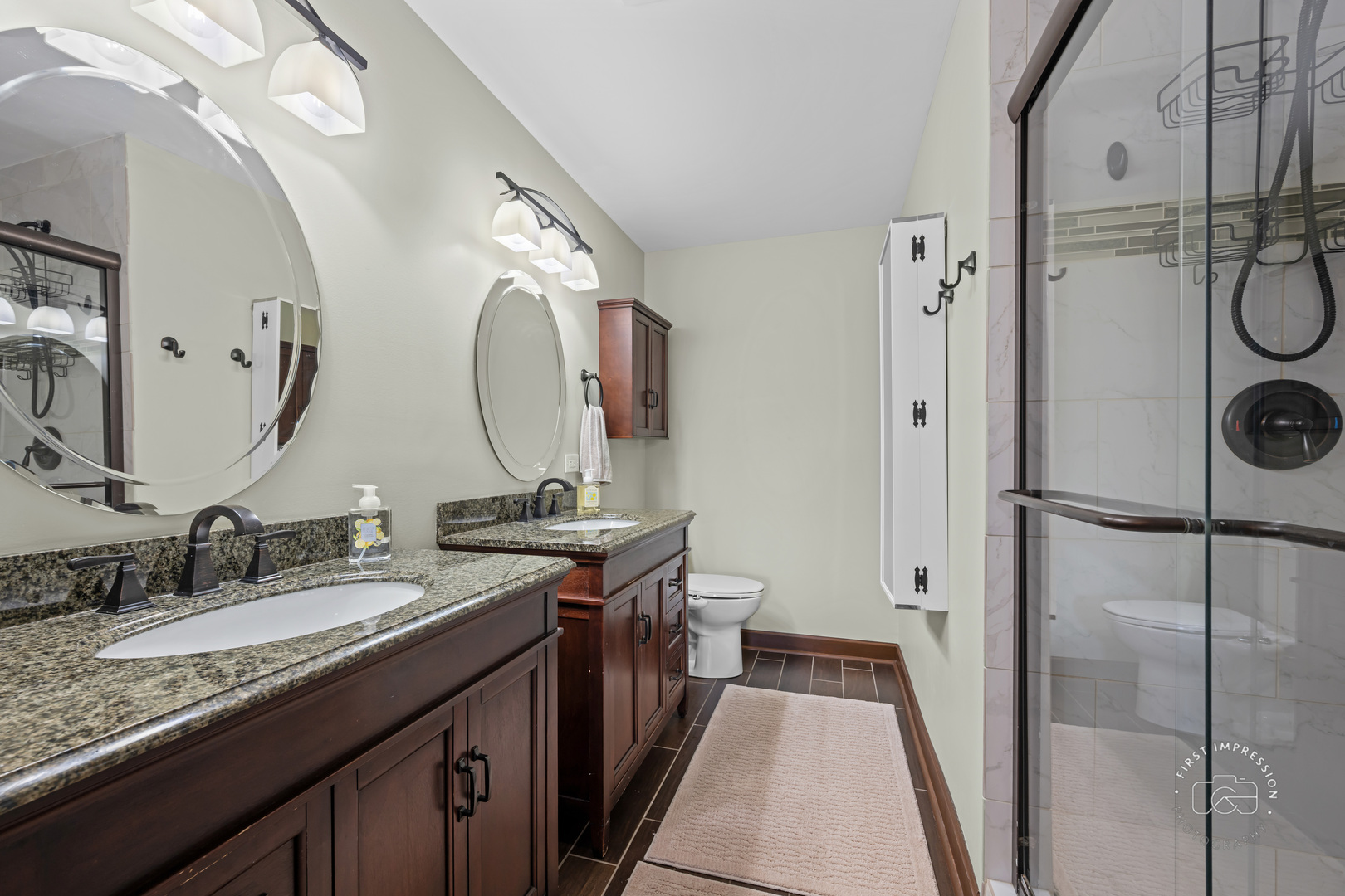 530 RIVER FRONT Circle Unit: 608