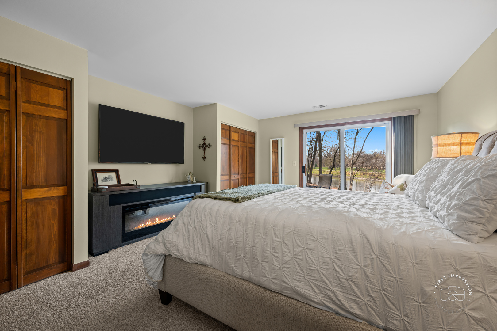 530 RIVER FRONT Circle Unit: 608